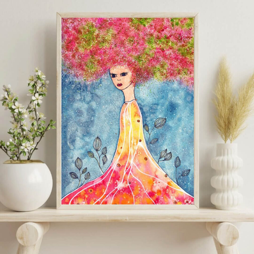 Aquarell mit Frau mit pink-grünen Haaren, orangefarbenem Kleid, blauer Hintergrund