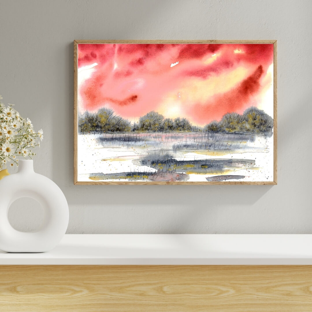 Aquarell halb abstrakt mit rotem Himmel und grau-goldener Landschaft an grauer Wand mit weißem Regalbrett und Vase